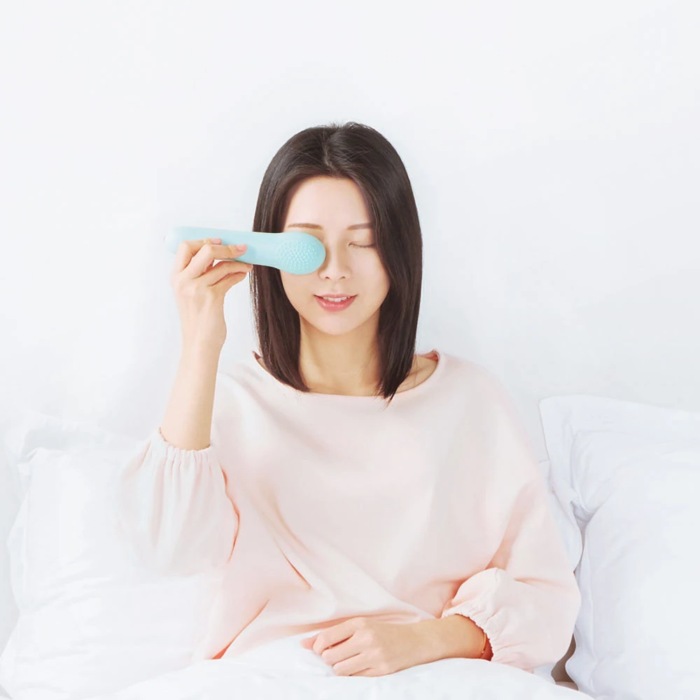 

LF Eyes Massage Device cold and warm compress with automatic temperature sensor Auto smart control design