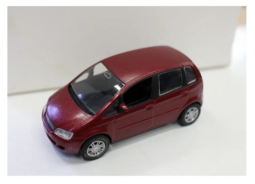 N orev 1: 64 FIAT IDEA бутик сплава игрушки для детей Детские игрушки модель оригинальная коробка