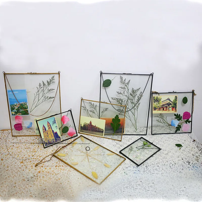 Винтажная фоторамка с черным стеклом в стиле ретро изображением растений и