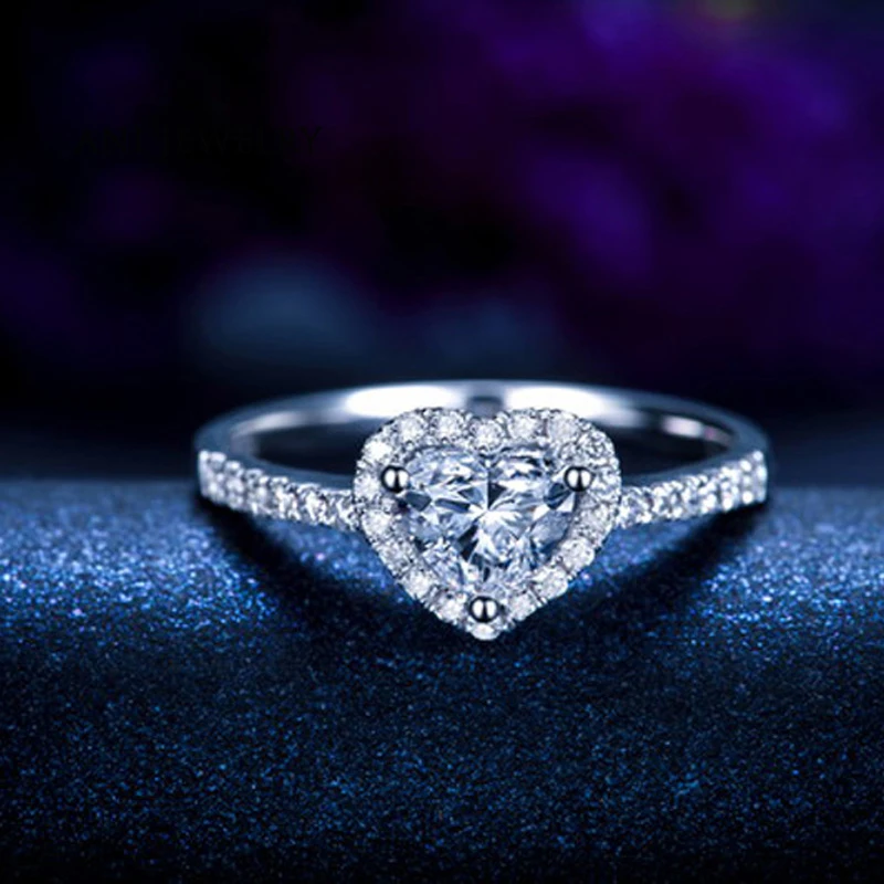 ANI с металлическим ремешком регулируемой длины из белого золота 18 карат (AU750)