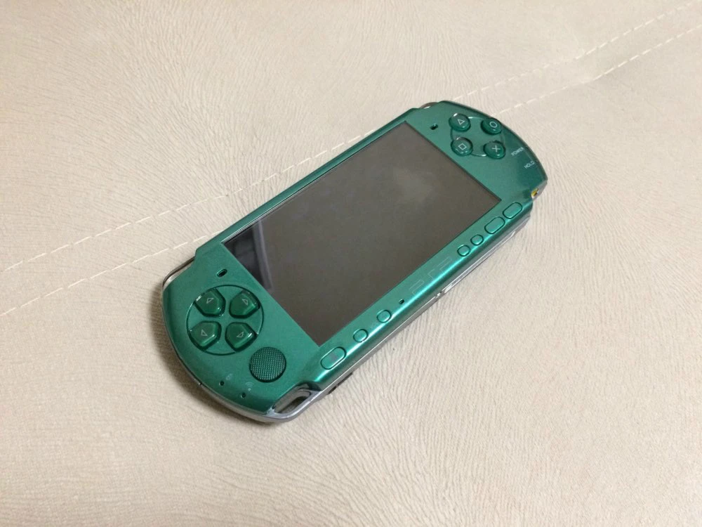 Зеленые женские сапоги белого и черного цвета для Оборудование PSP 3000 оболочки