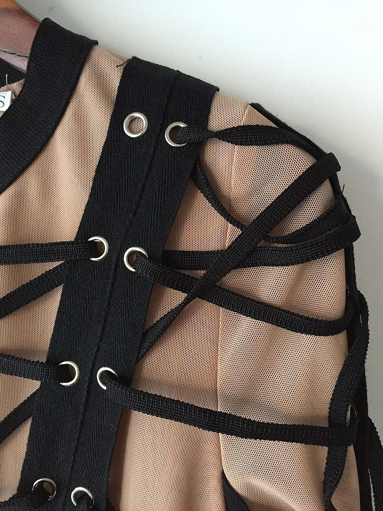 2017 Черный выдалбливают плетения с длинным рукавом Круглая горловина Женская
