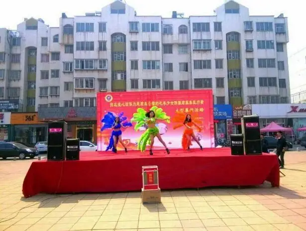 Красные синие розовые сценические искусственные перья танцевальные аксессуары