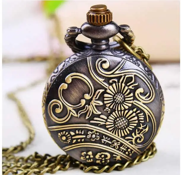 

Child toy Attack on Titan Recon Corps Bronze antiques Children pendant anime action cosplay pocket watch with necklace PB897