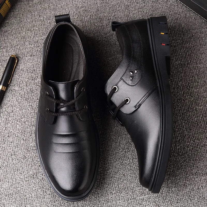 

2019 gorgeous and elegant breathable wearable men's dress shoes trend wild England style tie business trend casual shoes men