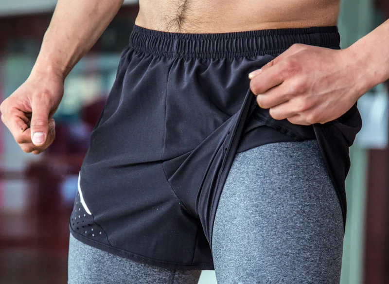 Для мужчин поддельные два беговые шорты 4 цвета мужской двойной Слои дышащая