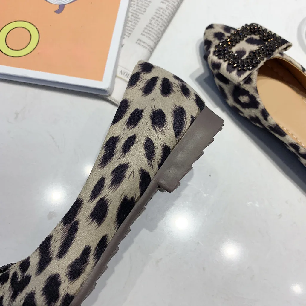 Роскошные женские туфли на плоской подошве повседневные с закругленным носком