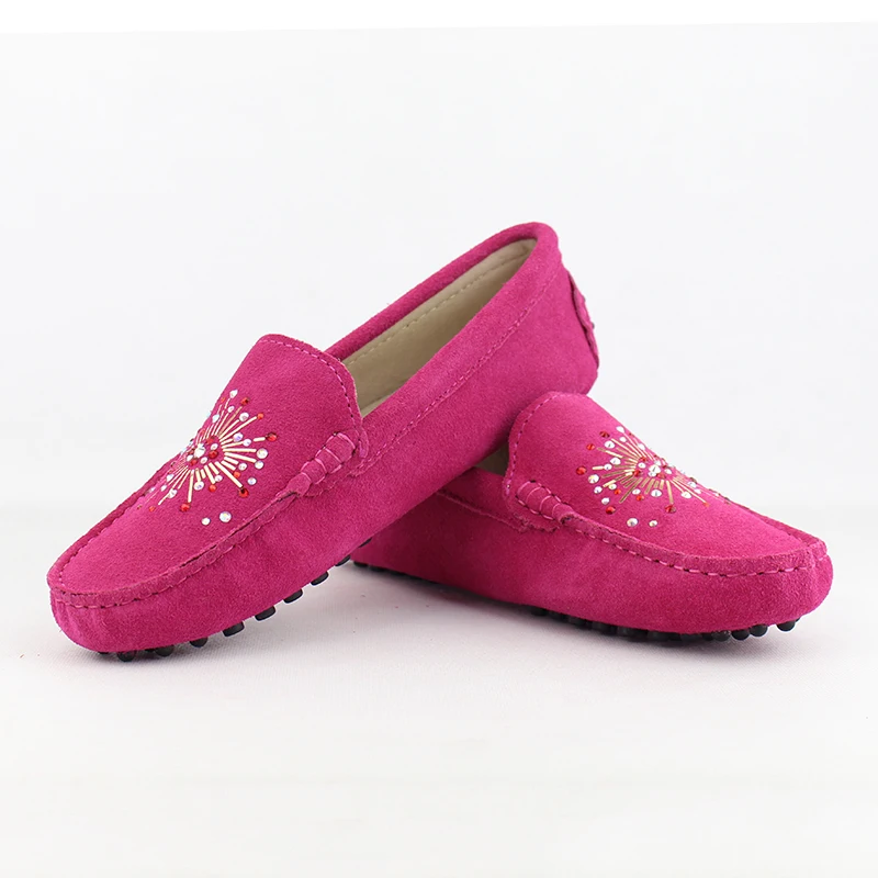 

UVWP New Fashion Design Women Flats with Crystals Lady Driving Shoes Female Flat Shoes Slip on Soft Moccasins Casual Shoes