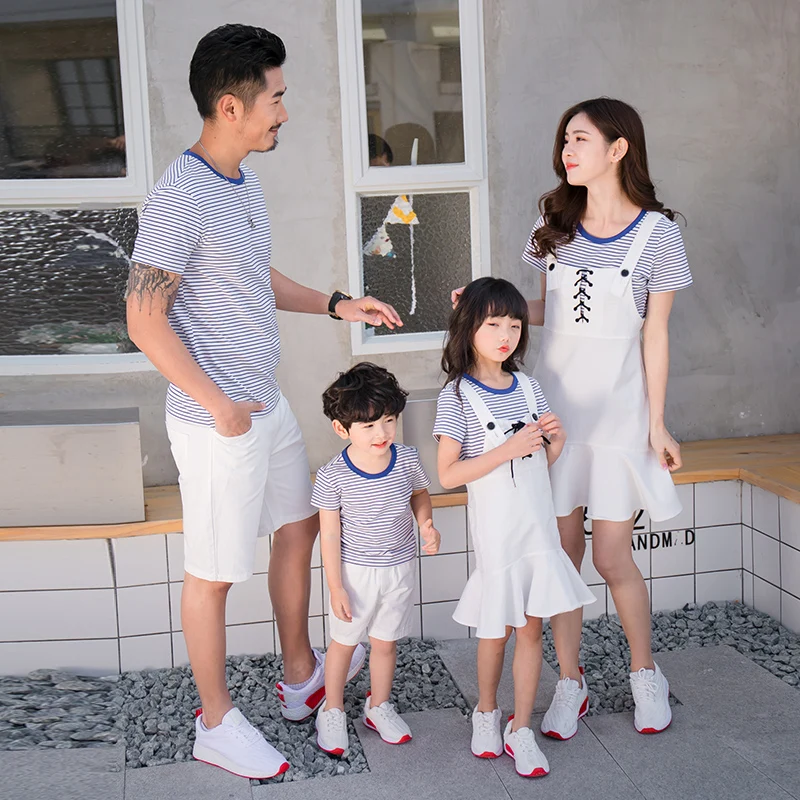 Family Set 2pcs Stripe T-shirts+Overall Clothes Mom And Daughter Bib Pants Dad Son Shorts Matching | Мать и ребенок