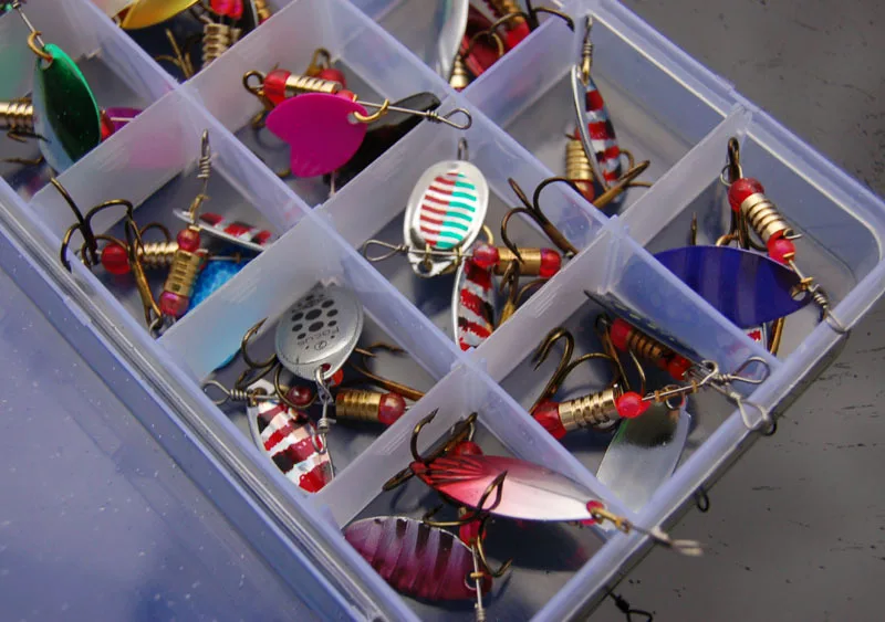 

30pcs/box Mixed Metal Spinner Spoon Fishing Lures With Feather Hook 96-170mm Artificial Wobbler Free With Box Bait