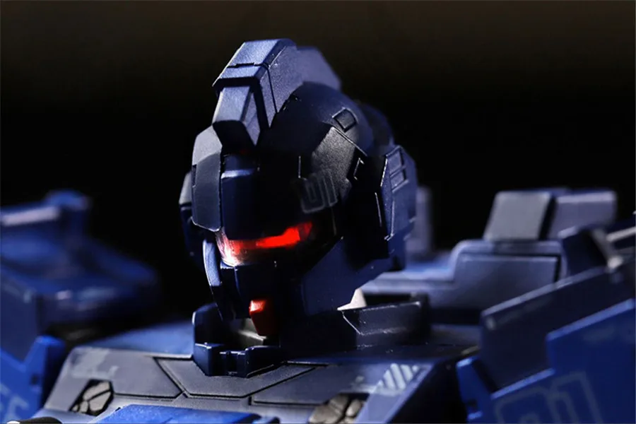 COMIC CLUB в наличии модель FUNHOBBY MB GUNDAM блок № 1 со светодиодной подсветкой Phonation