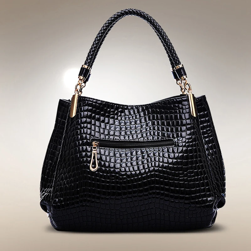 Женская сумка сумки через плечо слинг летняя лакированная кожа Крокодиловая