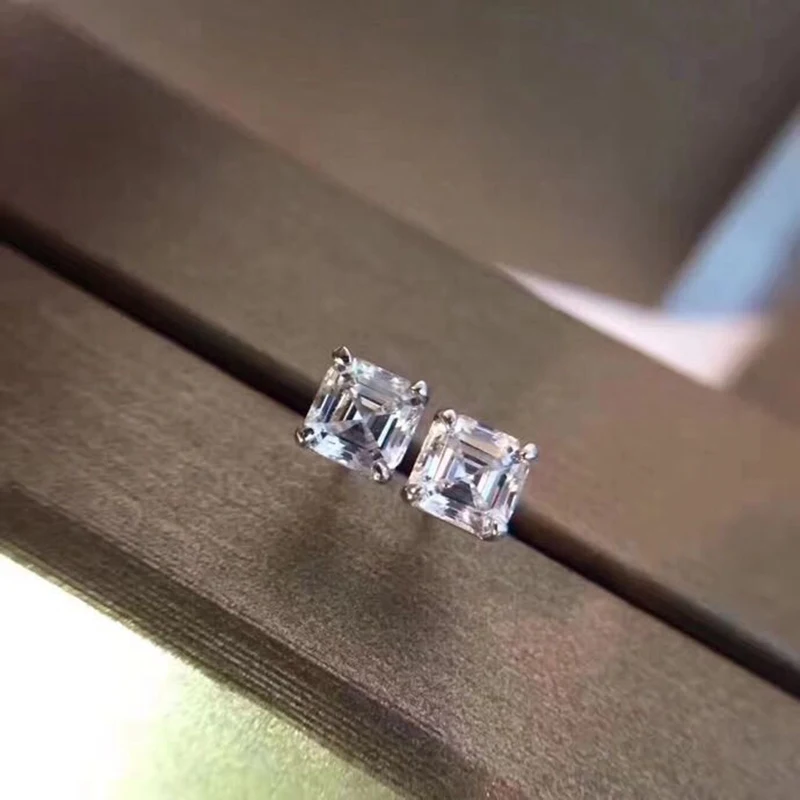 

Серьги-гвоздики женские из серебра 925 пробы с квадратными фианитами