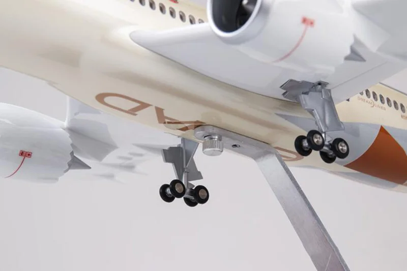 47 см 1/130 масштаб самолет Boeing B787 Dreamliner самолет ETIHAD авиакомпания Модель W светильник и колеса литые под давлением пластиковые смолы самолет
