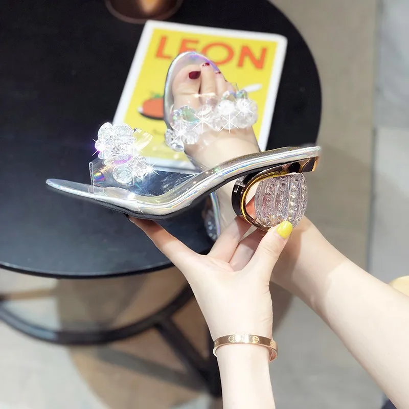 2019 Летние босоножки с прозрачным украшением в виде кристаллов Женские тапочки
