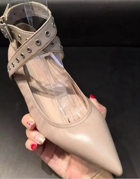 Лидер продаж осень 2017 г. балетки в европейском стиле с заклепками заостренный