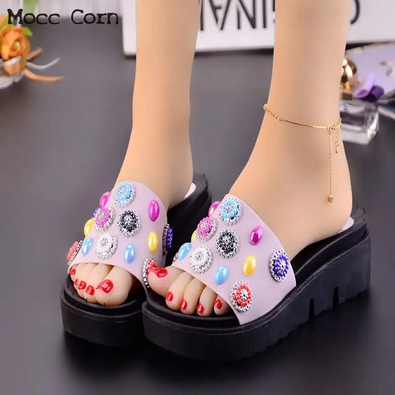 Женские сандалии шлепанцы на танкетке пляжные платформе элегантные женские с
