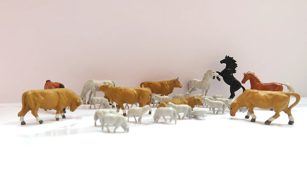 

1/87 Model Train Ho scale Animals, cattle, horses and sheep Diorama Miniatures Figure Sand Table Scene Micro all for layout