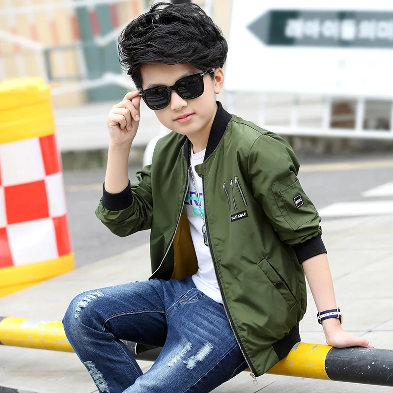 Демисезонная куртка для мальчиков куртка-бомбер зеленая ветровка зимняя детская