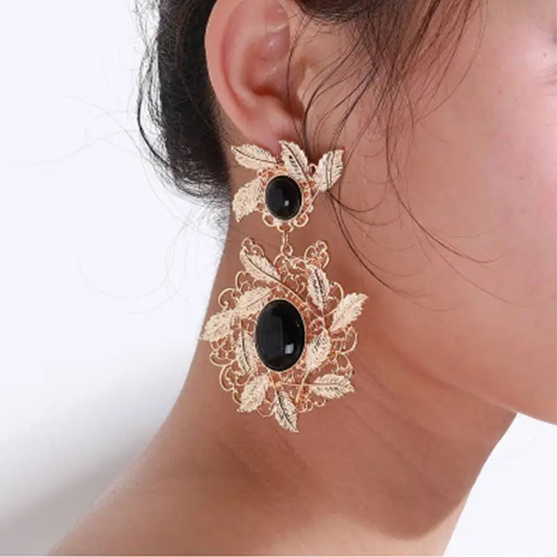 

BK Female Fashion Leaf Earrings Personality Exaggeration Alloy Garland Earrings Imitating Gold Women Inlay Resin Earrings