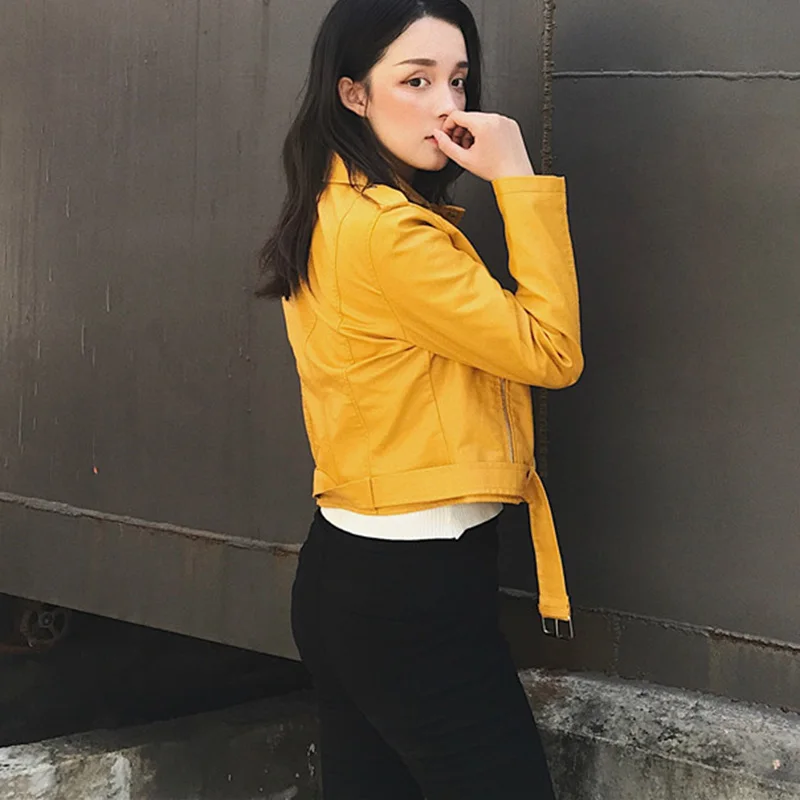 Элегантная кожаная куртка на весну и осень новинка 2019 женское короткое черно