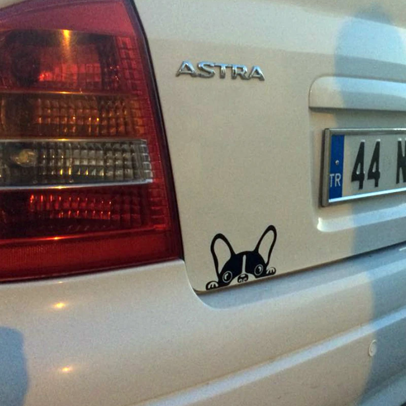 Милая мультяшная подглядывающая собака дизайнерская Автомобильная наклейка