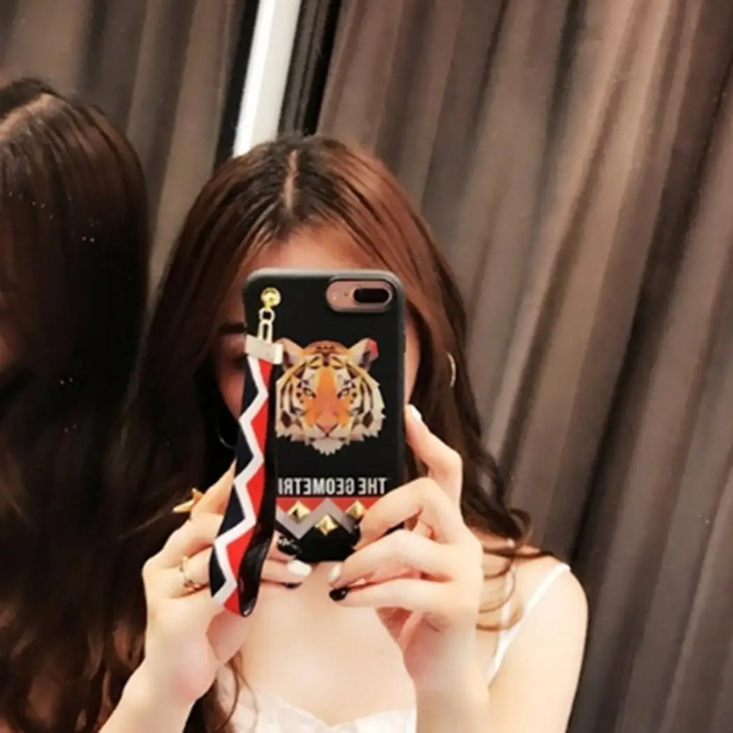 Чехол для телефона чехол iPhone животное на запястье с заклепками 7/8/7 plus/8 plus