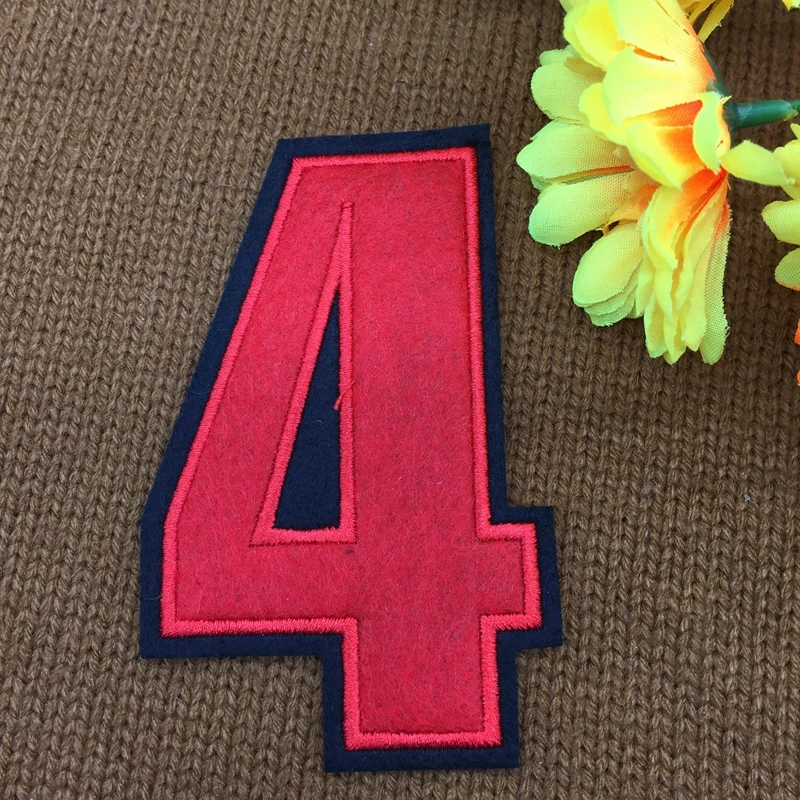 Розничная продажа ~ 1 шт. футболист рубашка поло Красный значок нашивки Железный