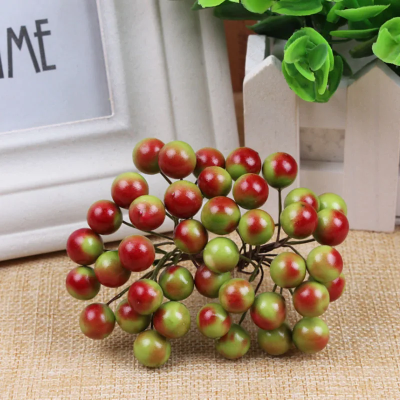 Green Red 40 шт. Мини Имитация на Рождество Рождественский фрукт из пенопласта искусственный Холли ягода домашний декор 10 мм - Цвет: Green Red