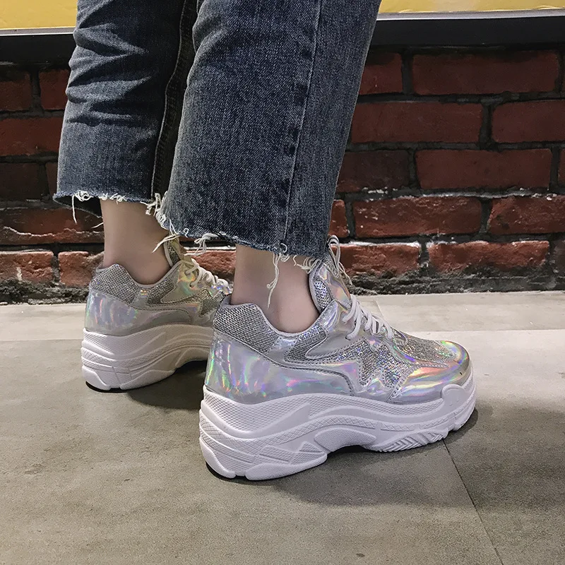 19 лет новая обувь с круглым носком на шнуровке толстой подошве для студентов