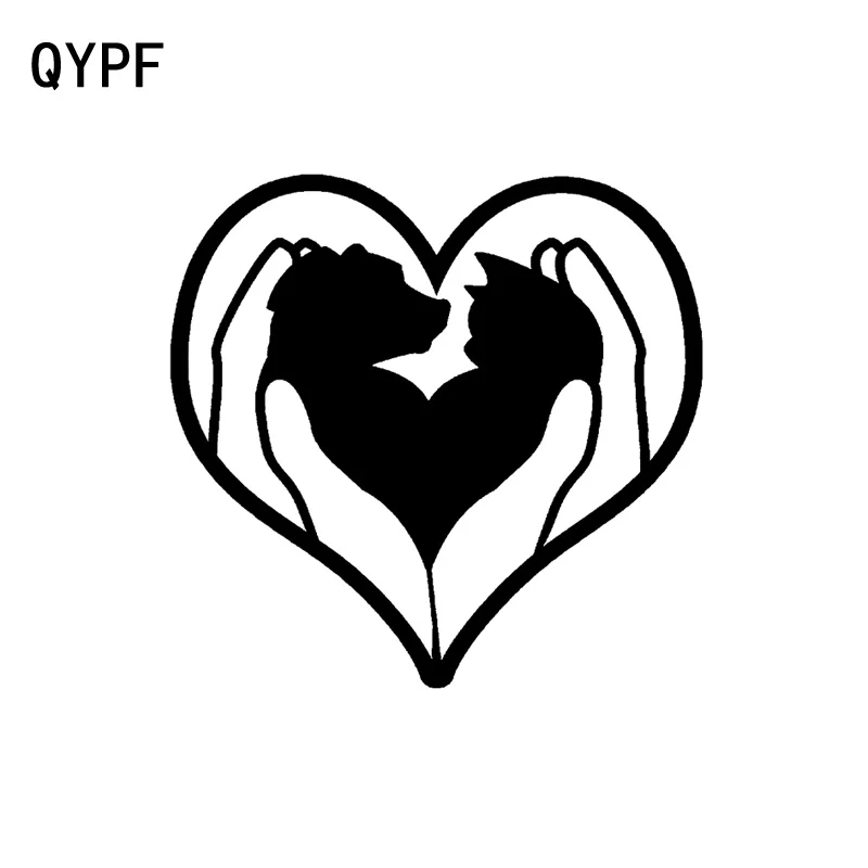 

QYPF 14 см * 13,5 см любовь с щенком в руках сердце веселый Декор виниловая Автомобильная Наклейка черный/серебристый C15-0673