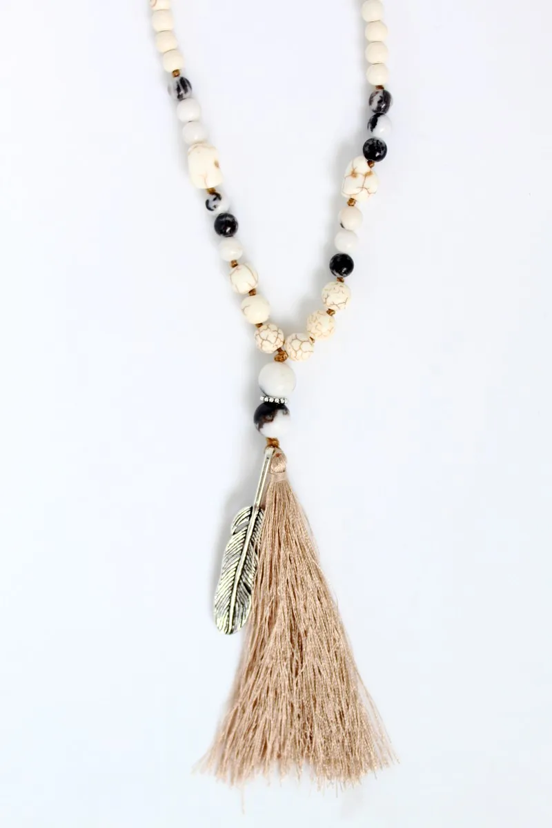 Подвеска с длинной кисточкой ручной работы из белого камня ожерелье узелками в