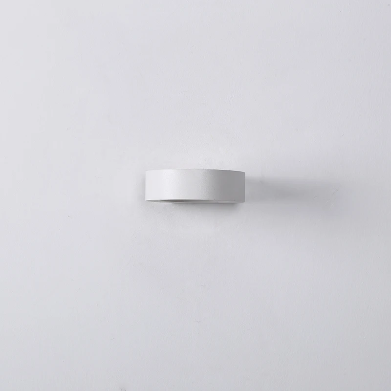 Европейский стиль простой современный маленький круглый настенный светильник
