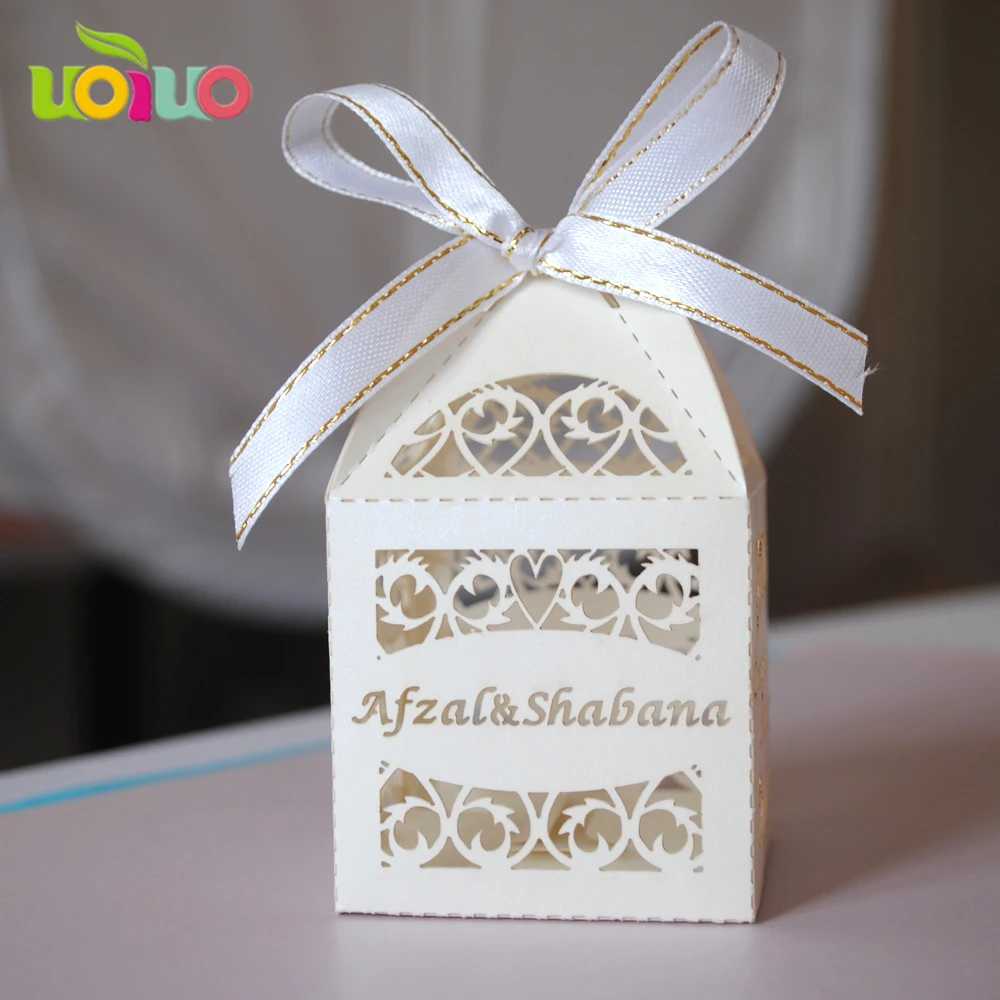 

2016 popular design personalized white laser cut wedding box