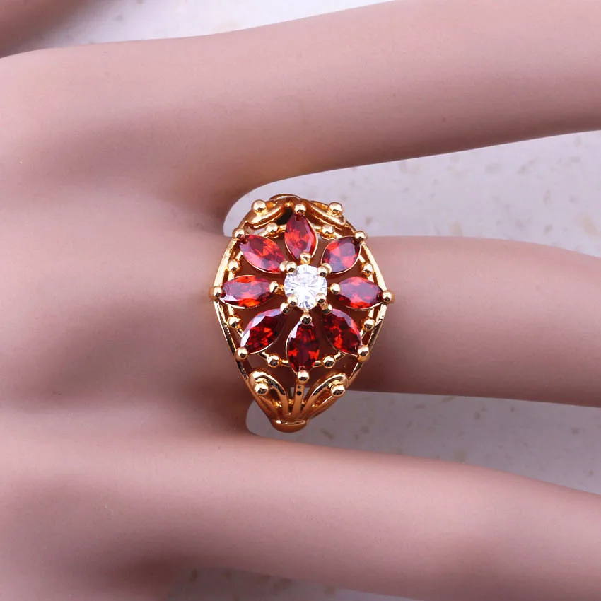 Кольцо женское с красным гранатом в подарочной коробке | Украшения и аксессуары