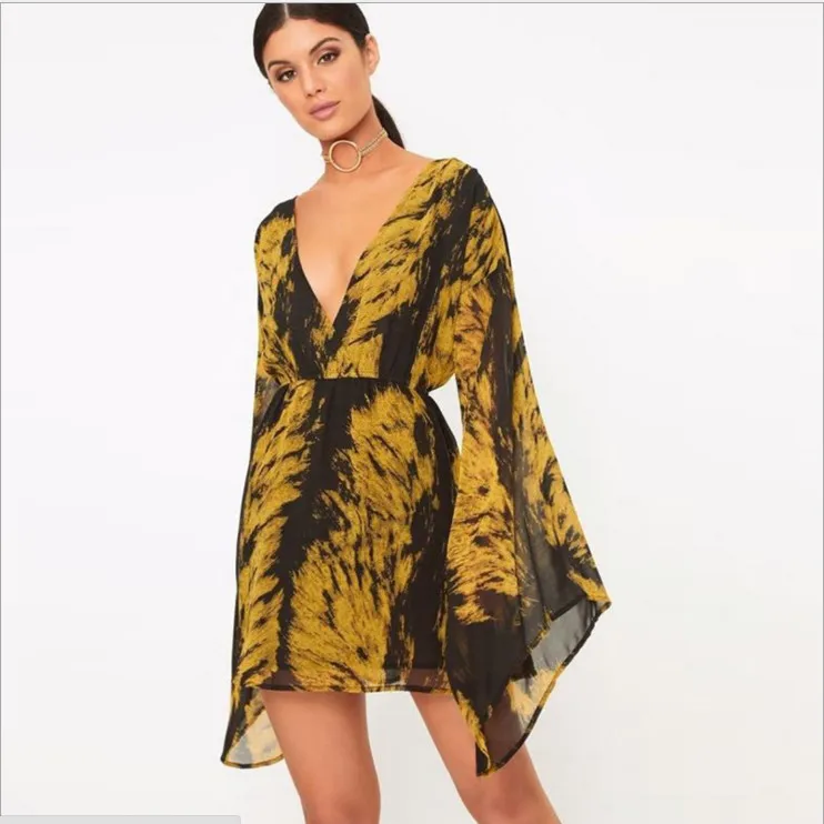 

2022 chiffon printing loose women sexy deep V neck dress flare sleeve solid ladies summer casual mini dresses vestidos AB352