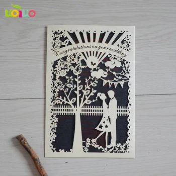 Различные цвета персонализированные кружева свадебные приглашения карты пара