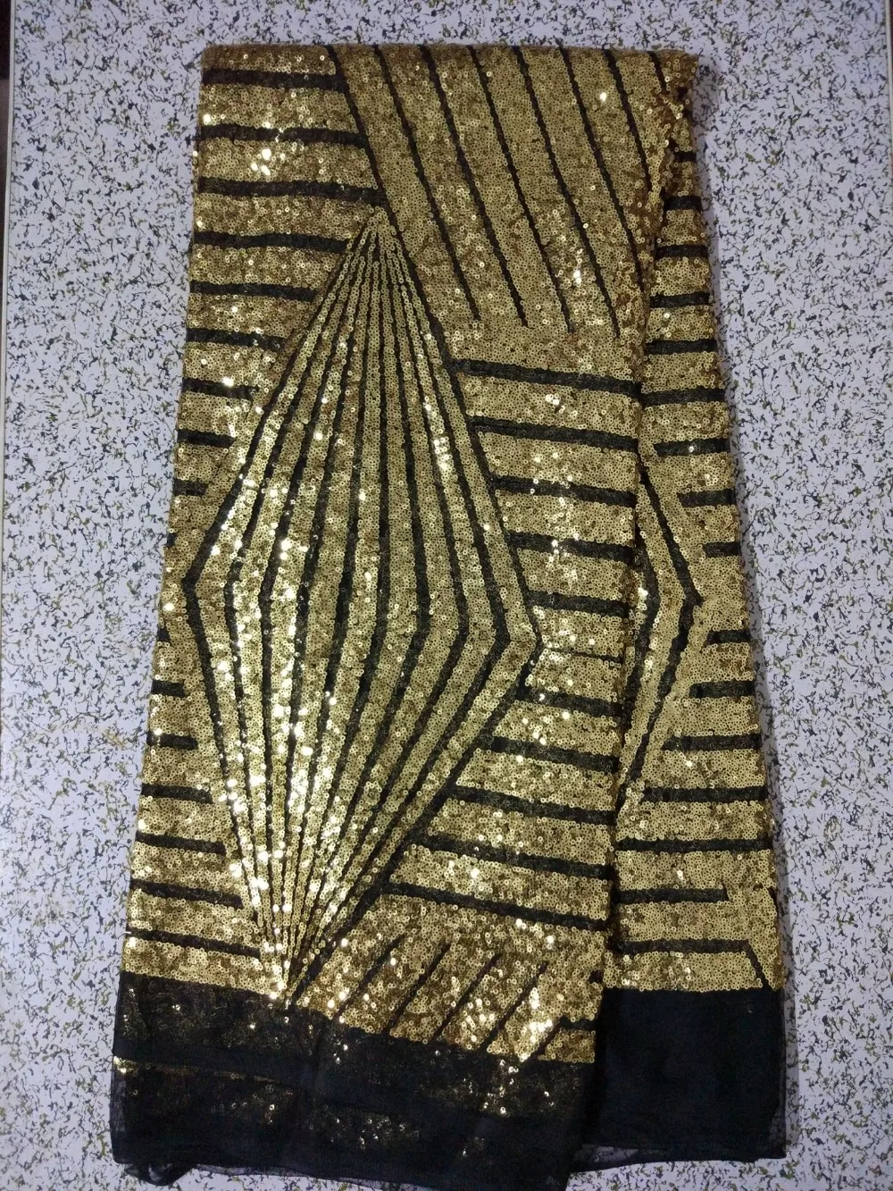 

5yards/pc Hot sale black with gold sequins African net lace fabric fashion French lace cloth for sexy lady dress QN12-1