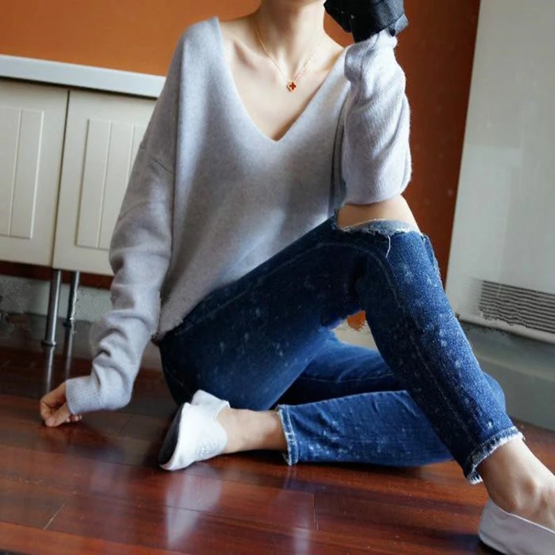 Spring and autumn new women's V-neck short pullover loose solid color simple sweater wild soft comfortable female models | Женская
