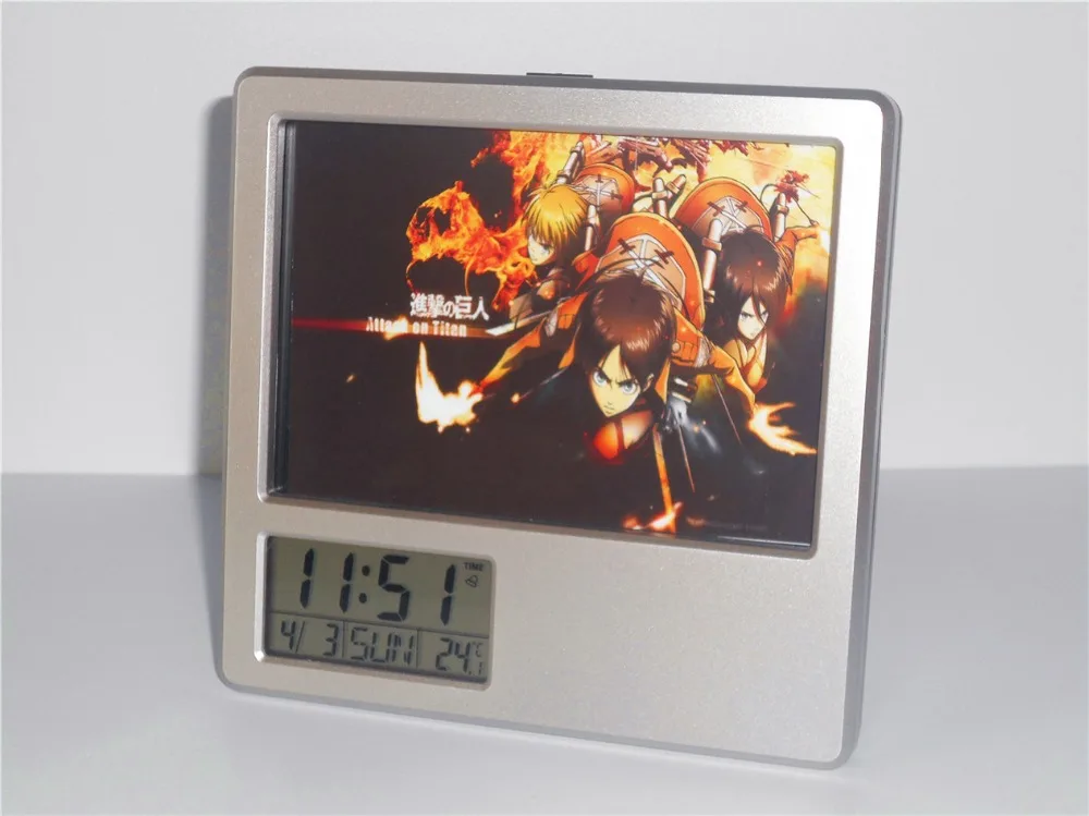 Новая атака на титане творческий цифровой будильник многофункциональный стол