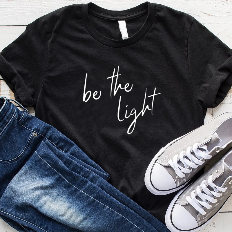 Be The Light Футболка женская одежда Летняя Повседневная христианская Футболка хлопок плюс размер топ с изображением Иисуса футболка Прямая