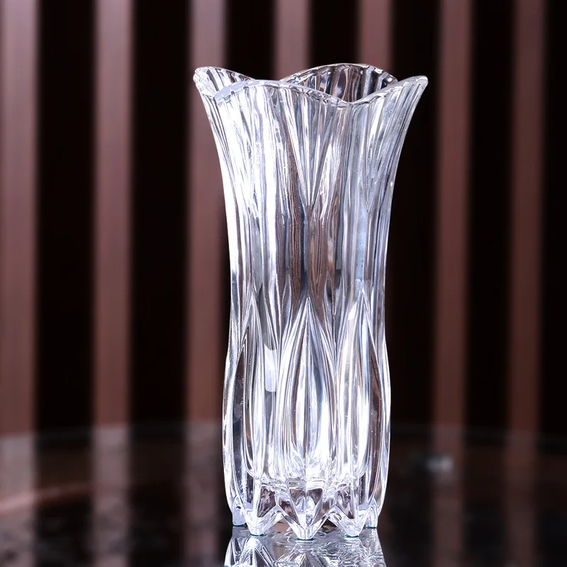 Частично прозрачная стеклянная ваза на 3 года