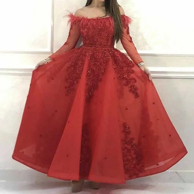 Simple but Elegant Boat Neck Appliqued Beaded Pearls Stones Long Sleeve Floor Length Red Feather Prom Dresses 2019 | Свадьбы и