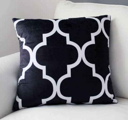 Четырехлистник Фонари бархатная Наволочка на подушку черный белый цвет