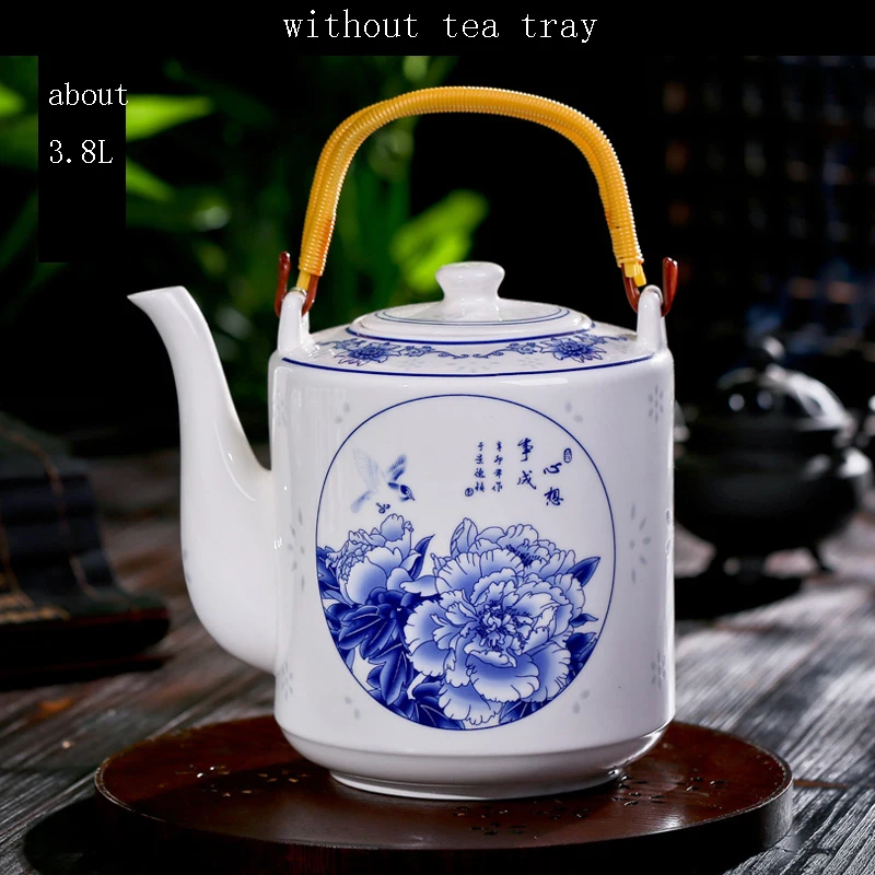 

Jingdezhen Ceramic Blue and White Porcelain Teapot Large Capacity Vintage Drinkware Coffee Milk Pot Home Water Flower Tea Kettle