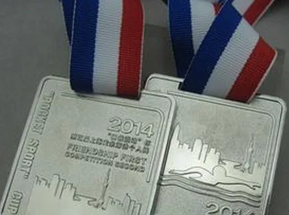 Высококачественный дизайнерский металлический значок на заказ и умная бирка