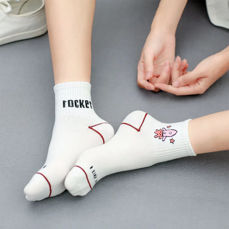 Женские брендовые хлопковые носки с героями мультфильмов Harajuku, женские милые носки для скейтборда, хипстерские модные короткие носки с животным принтом