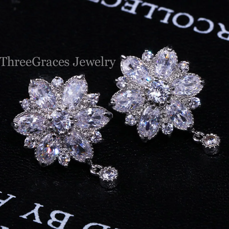 Threegraces Модные женские кубического циркония камень Симпатичные снег цветок Серьги-гвоздики для дам подарок 925 стерлингов Серебряные ювелирные изделия ER090