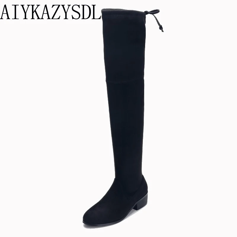 

Женские сапоги из флока AIYKAZYSDL, осенне-зимние эластичные сапоги выше колена, плюшевые флисовые сапоги для снежной погоды, обувь на низком ква...