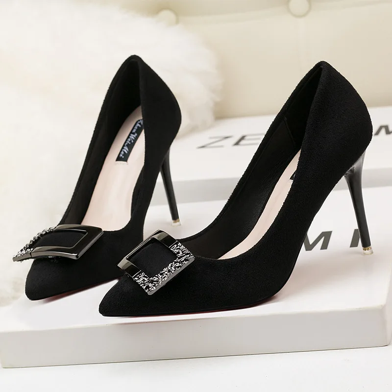 2018 сезон весна-лето новые модные простые тонкие туфли на высоком каблуке с